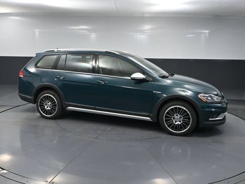 Used 2019 Volkswagen Golf Alltrack S AWD/4WD image 3