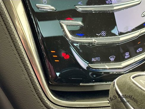 Used 2016 Cadillac CTS V w/ Luxury Package RWD image 27