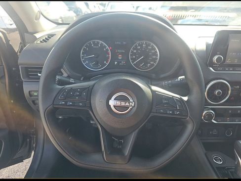 Used 2025 Nissan Sentra S image 25