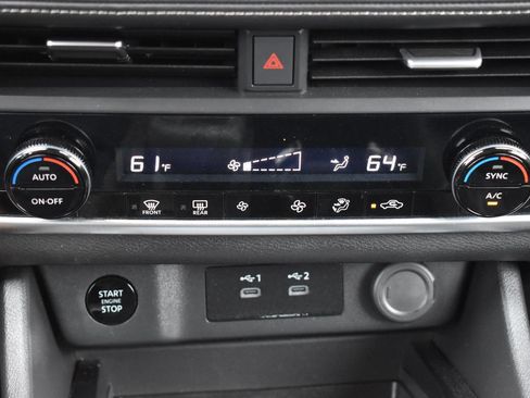 Used 2025 Nissan Rogue SV AWD/4WD image 10