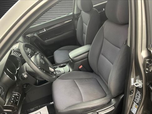 Used 2011 Kia Sorento 2WD w/ Convenience Pkg image 19