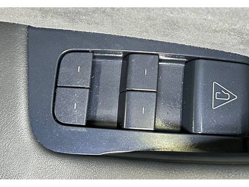Used 2026 Tesla Model Y Long Range AWD/4WD image 37