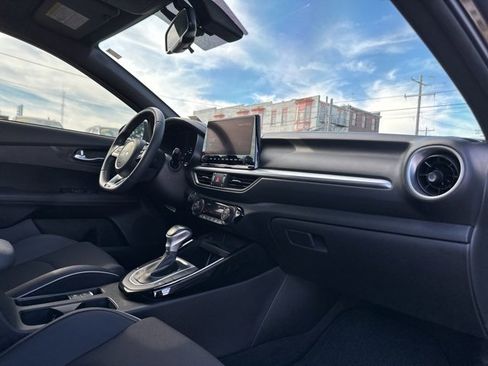 Used 2023 Kia Forte GT-Line w/ GT-Line Premium Package image 18