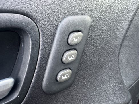 Used 2017 Toyota Sienna Limited image 11