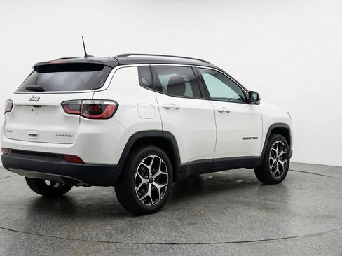 Used 2025 Jeep Compass Limited AWD/4WD image 9