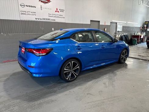Certified 2020 Nissan Sentra SR w/ Premium Package FWD image 4