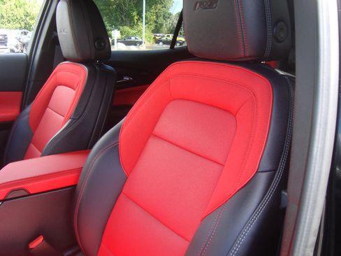 Used 2025 Chevrolet Equinox EV RS image 9