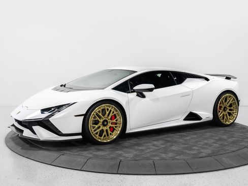 Used 2024 Lamborghini Huracan Tecnica RWD image 3