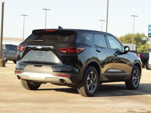 Used 2025 Chevrolet Blazer LT FWD image 7