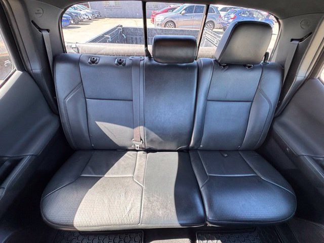 Used 2019 Toyota Tacoma SR5 AWD/4WD image 15