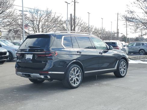 New 2026 BMW X7 xDrive40i w/ Premium Package image 3