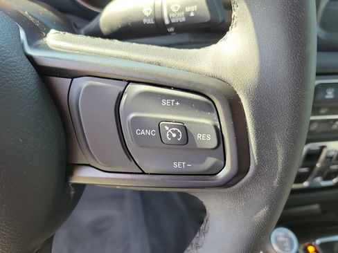 Used 2023 Jeep Gladiator Sport AWD/4WD image 25