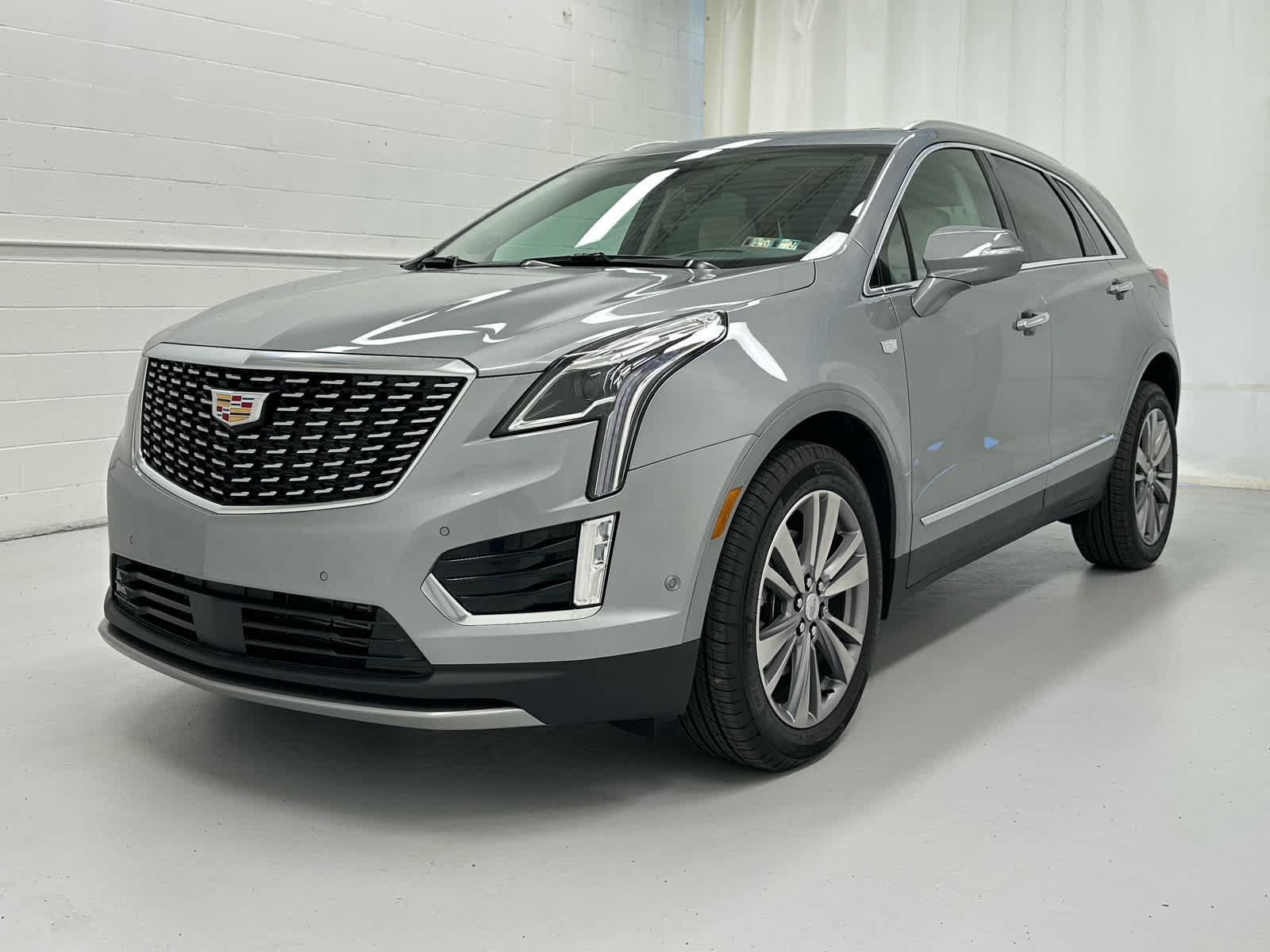 Used 2026 Cadillac XT5 Premium Luxury w/ Driver Assist Package AWD/4WD image 4