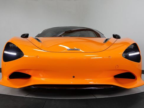 Used 2026 McLaren 750S Spider RWD image 16
