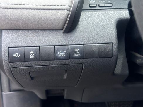 Used 2020 Toyota Camry LE FWD image 23