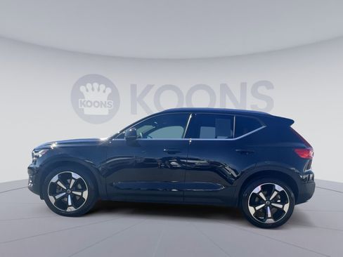 Used 2019 Volvo XC40 T5 Inscription image 2