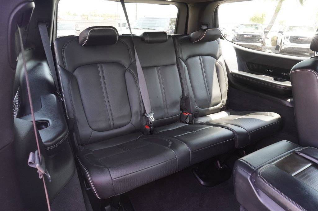 Used 2022 Jeep Grand Wagoneer Series II w/ Convenience Group III AWD/4WD image 10