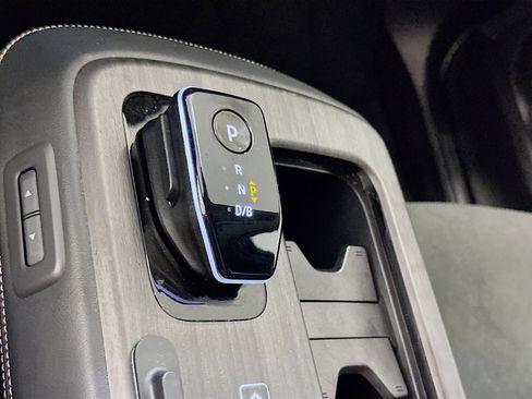 Used 2024 Nissan Ariya AWD image 25