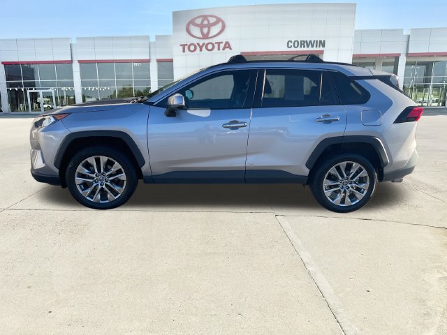 Used 2019 Toyota RAV4 Limited w/ Cold Weather Package FWD image 2