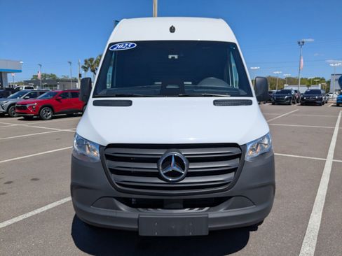Used 2025 Mercedes-Benz Sprinter 2500 image 2