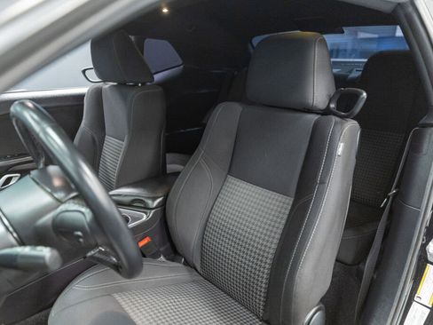 Used 2016 Dodge Challenger R/T image 12