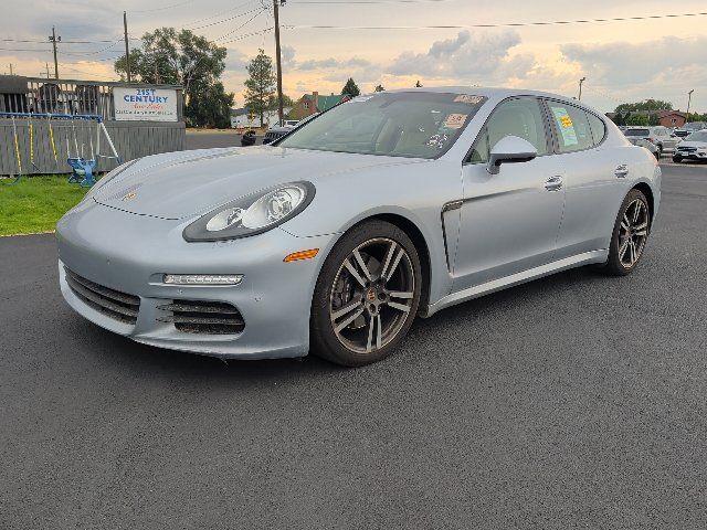 Used 2014 Porsche Panamera RWD image 1