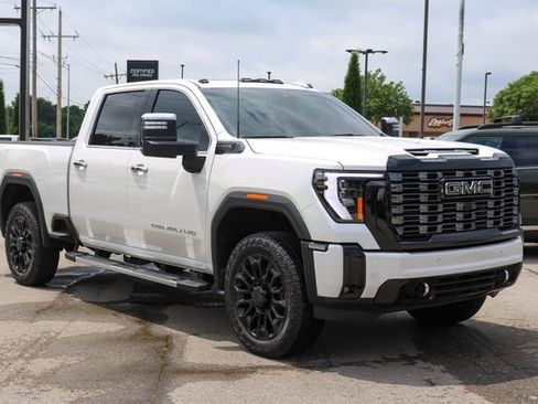 Used 2025 GMC Sierra 2500 Denali Ultimate AWD/4WD image 1