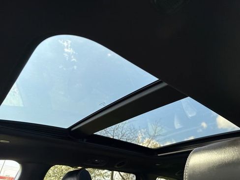 Used 2026 Chrysler Pacifica Limited image 12