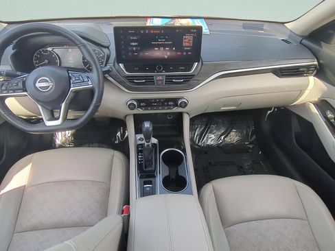 Used 2024 Nissan Altima 2.5 SL FWD image 14