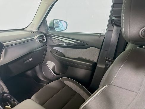 Used 2025 Chevrolet TrailBlazer LT w/ Convenience Package FWD image 21