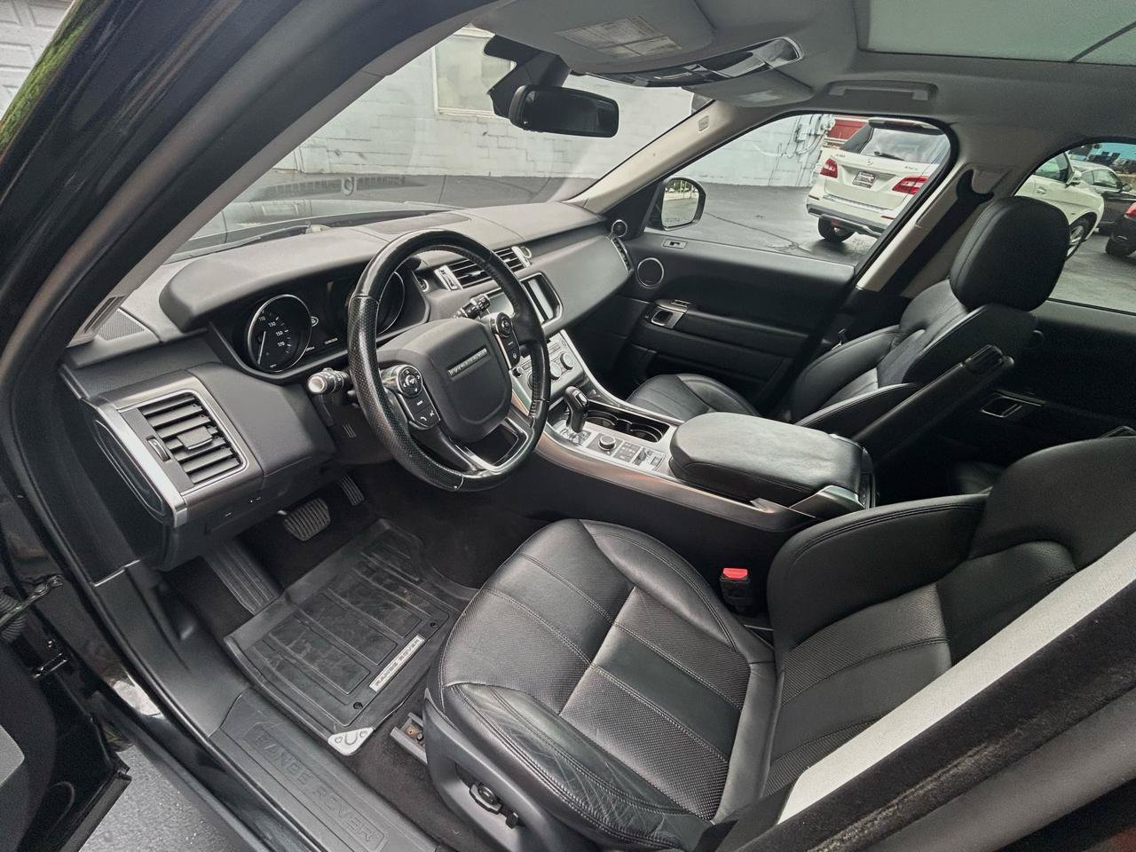 Used 2016 Land Rover Range Rover Sport SE AWD/4WD image 11