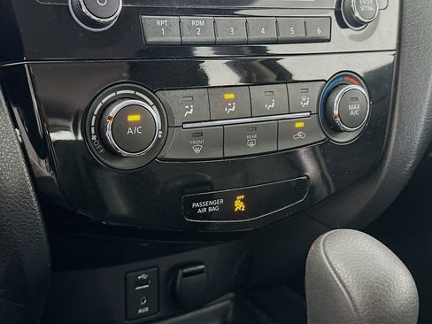 Used 2016 Nissan Rogue S AWD/4WD image 22