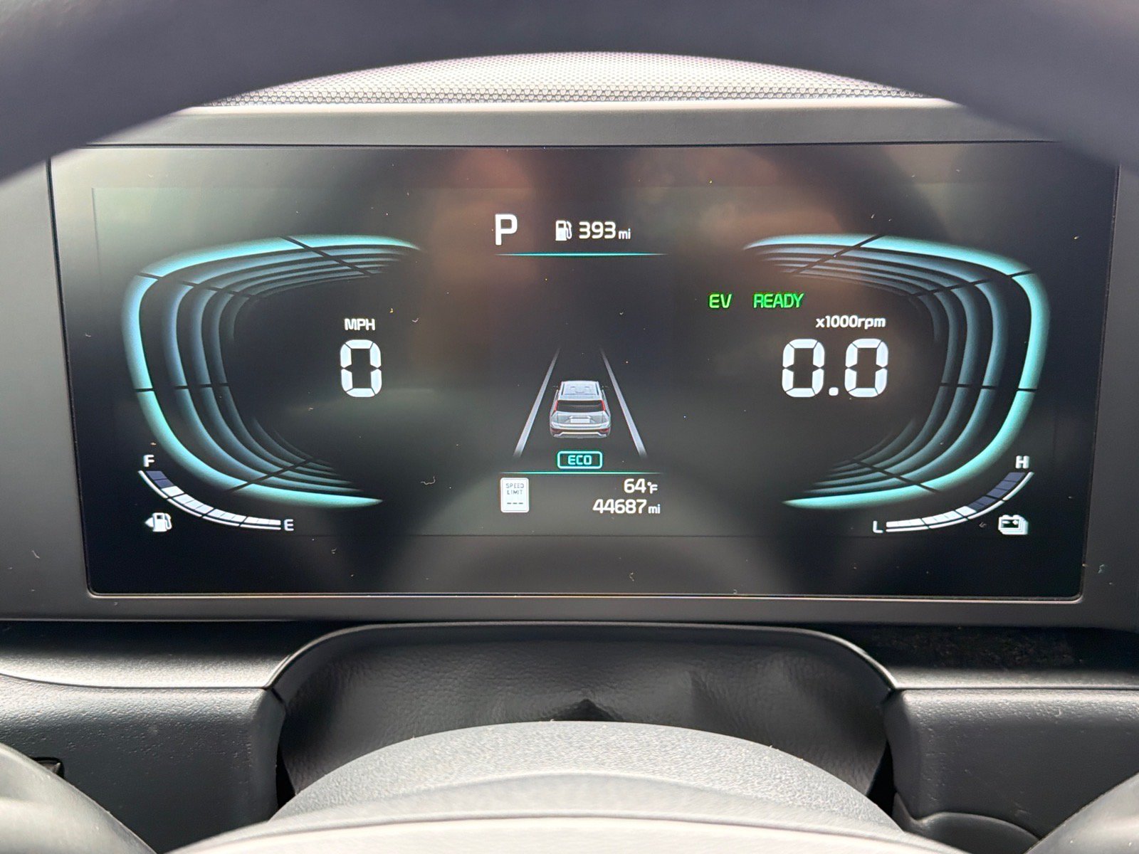 Used 2025 Kia Niro LX FWD image 15