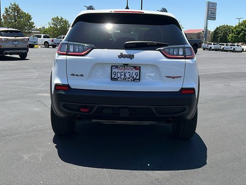 Used 2022 Jeep Cherokee Trailhawk w/ Premium Leather Package AWD/4WD image 4