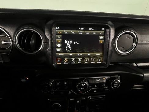 Used 2023 Jeep Wrangler Unlimited Sahara w/ Cold Weather Group image 18