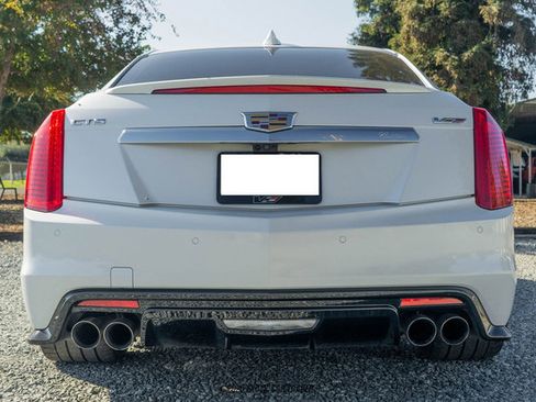 Used 2018 Cadillac CTS V w/ Luxury Package image 7