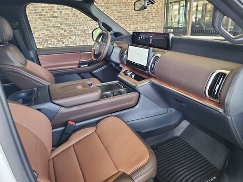 Used 2025 Ford Expedition King Ranch AWD/4WD image 13