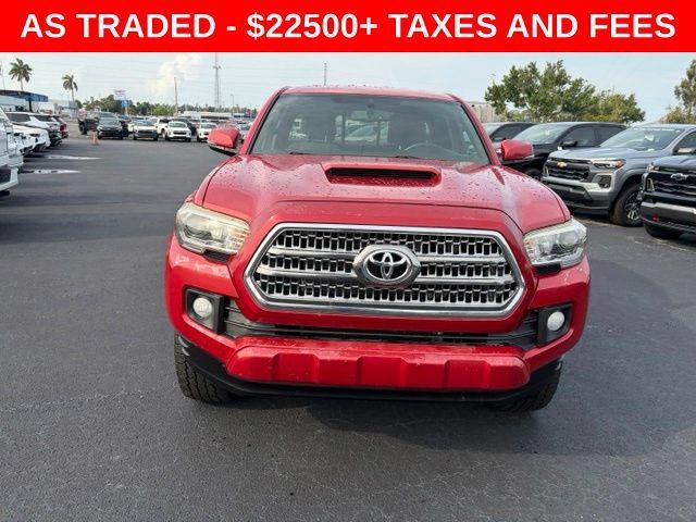 Used 2016 Toyota Tacoma TRD Sport w/ Towing Package AWD/4WD image 2