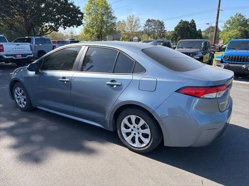 Used 2023 Toyota Corolla LE image 5