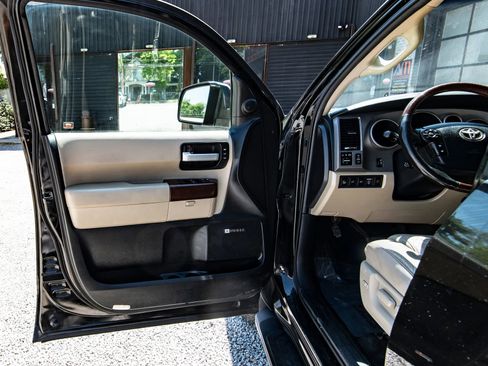Used 2012 Toyota Sequoia Platinum image 24