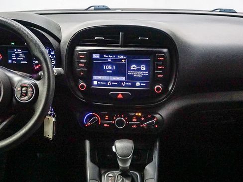 Used 2022 Kia Soul LX w/ Technology Package image 13