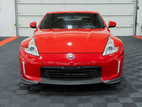 Used 2016 Nissan 370Z Coupe RWD image 2