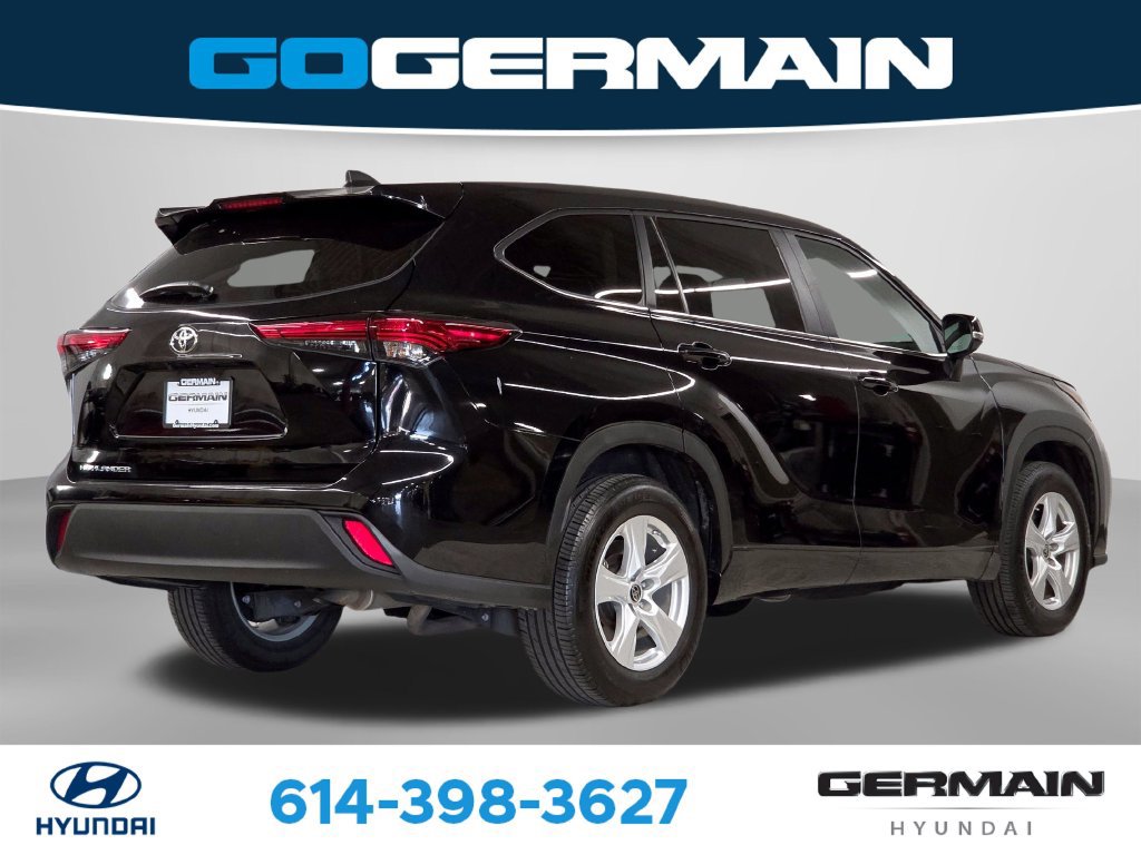 Used 2023 Toyota Highlander L FWD image 8