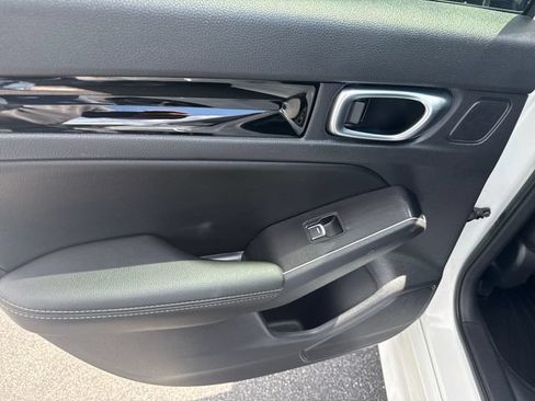 Certified 2022 Honda Civic Touring image 17