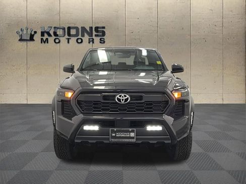 Used 2024 Toyota Tacoma TRD Off-Road AWD/4WD image 3