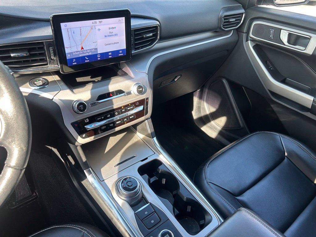 Used 2021 Ford Explorer XLT w/ Equipment Group 202A AWD/4WD image 23