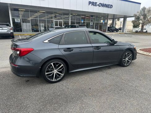 Used 2023 Honda Civic Touring image 4