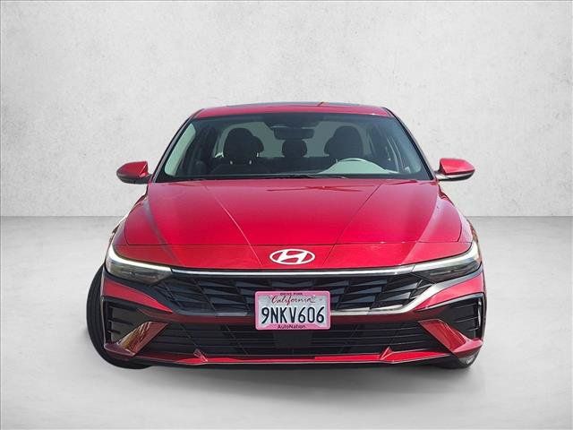 Used 2024 Hyundai Elantra SEL w/ Convenience Package FWD image 2