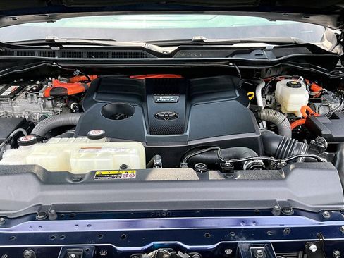 Used 2022 Toyota Tundra Capstone AWD/4WD image 10