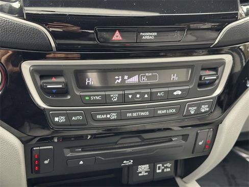 Used 2020 Honda Pilot Touring image 29